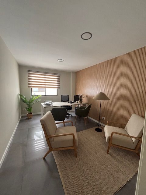 ad595c89-a063-4cae-917d-4eac457d0f3e_large